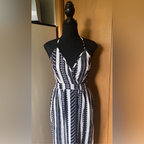 Summer halter, backless double slit dress( NWOT) - Picture 4 of 7